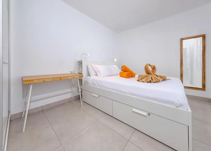 La Docta 112 Senator - Pool View By Lanzarote